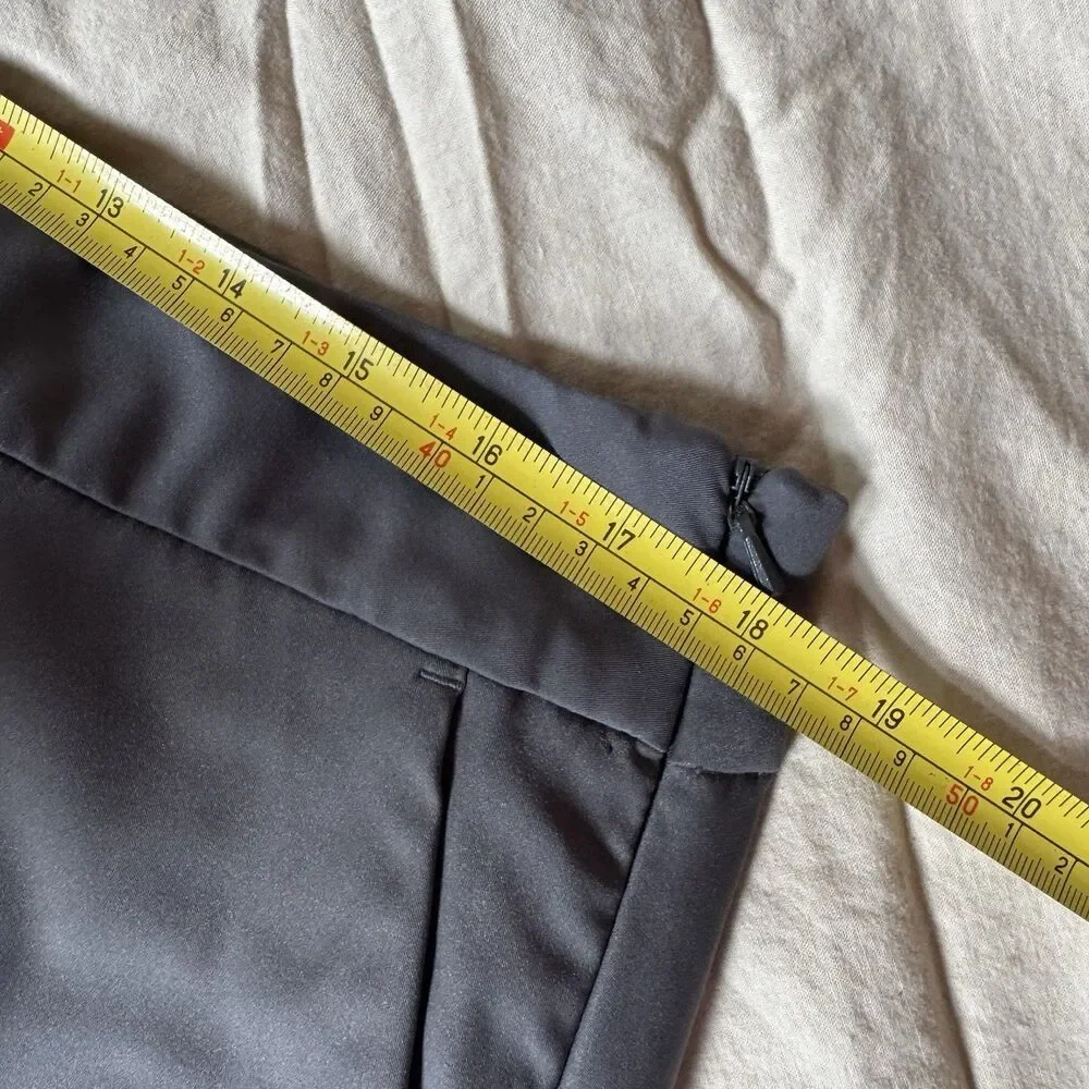 Nike Golf DriFit Woman's Gray Skort Pockets Side Zip Size 14 *Stain* - Picture 6 of 7